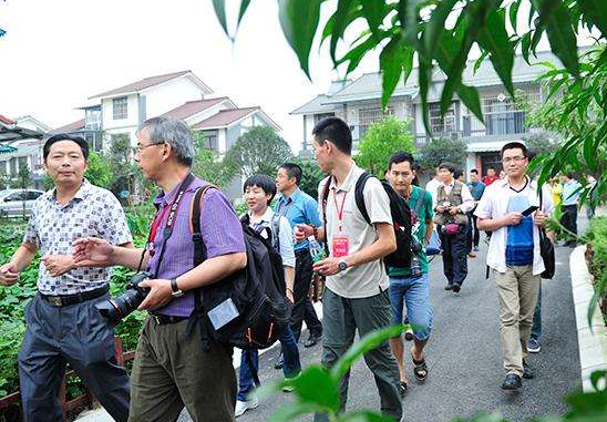 “今日热文:中国首个飞行滑板亮相”