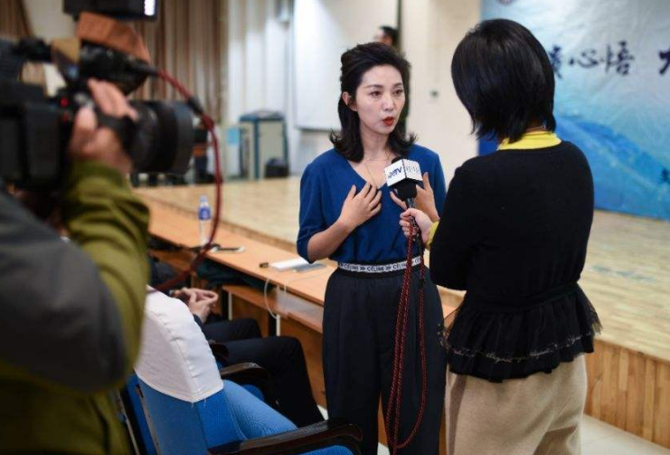 “电动车大爷撞上保时捷当场转账”